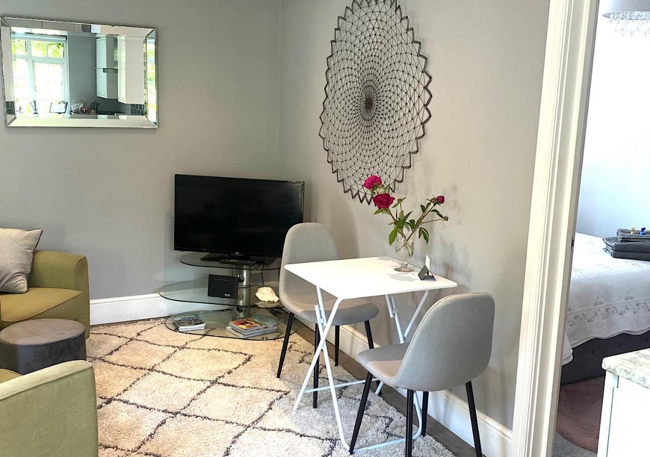 The Lodge Chester - Luxury Apartment For Two, With Free Parking! Hough Green ภายนอก รูปภาพ